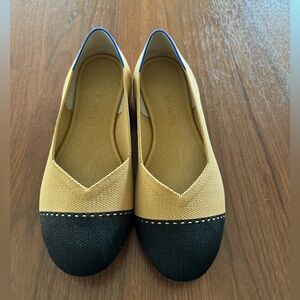 Rothy’s black and camel round toe flats 9.5